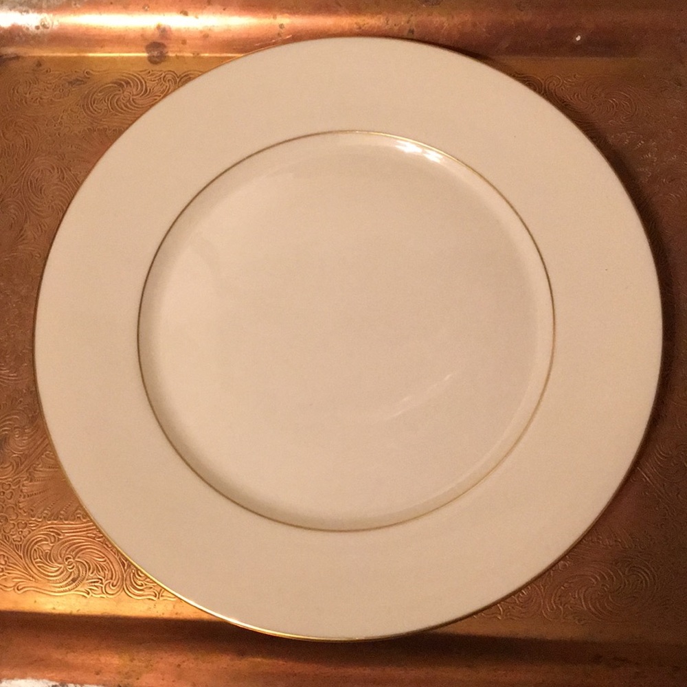 Lenox Hayworth pattern dinner plate. No longer available